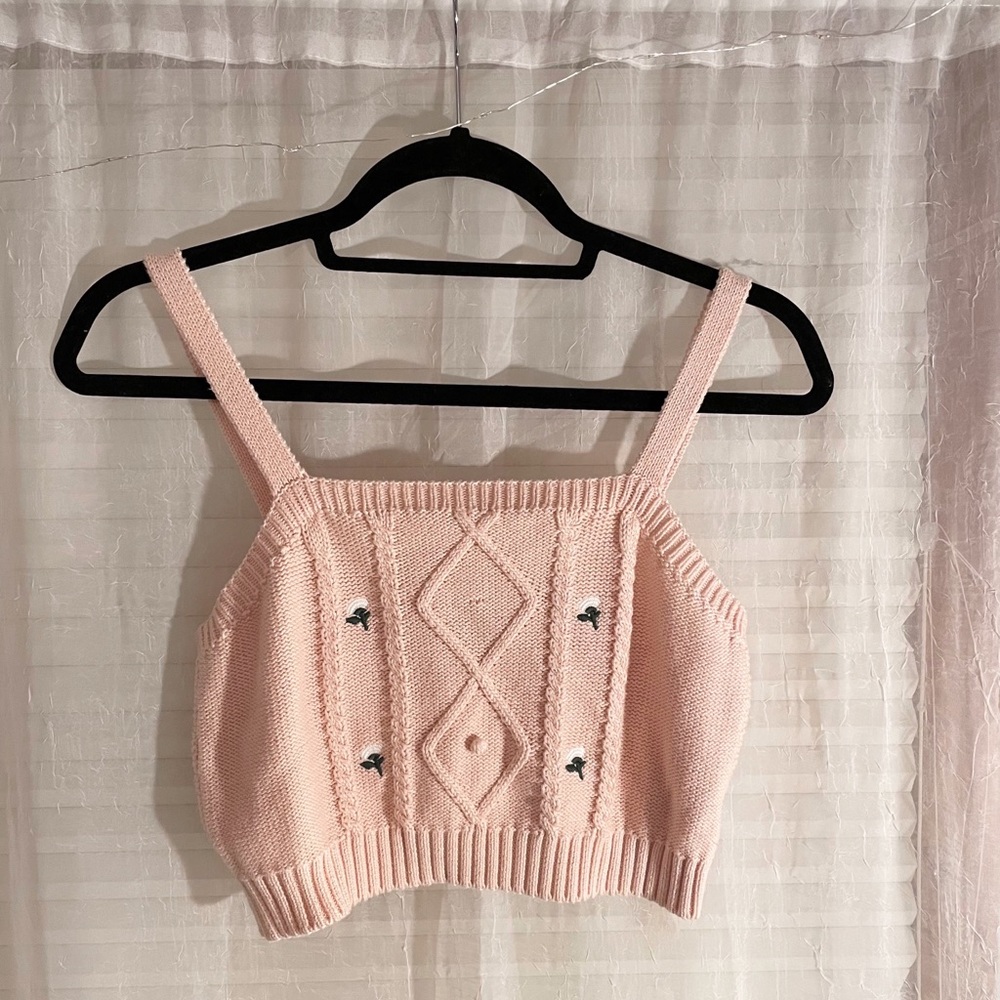 Knitted pink crop top